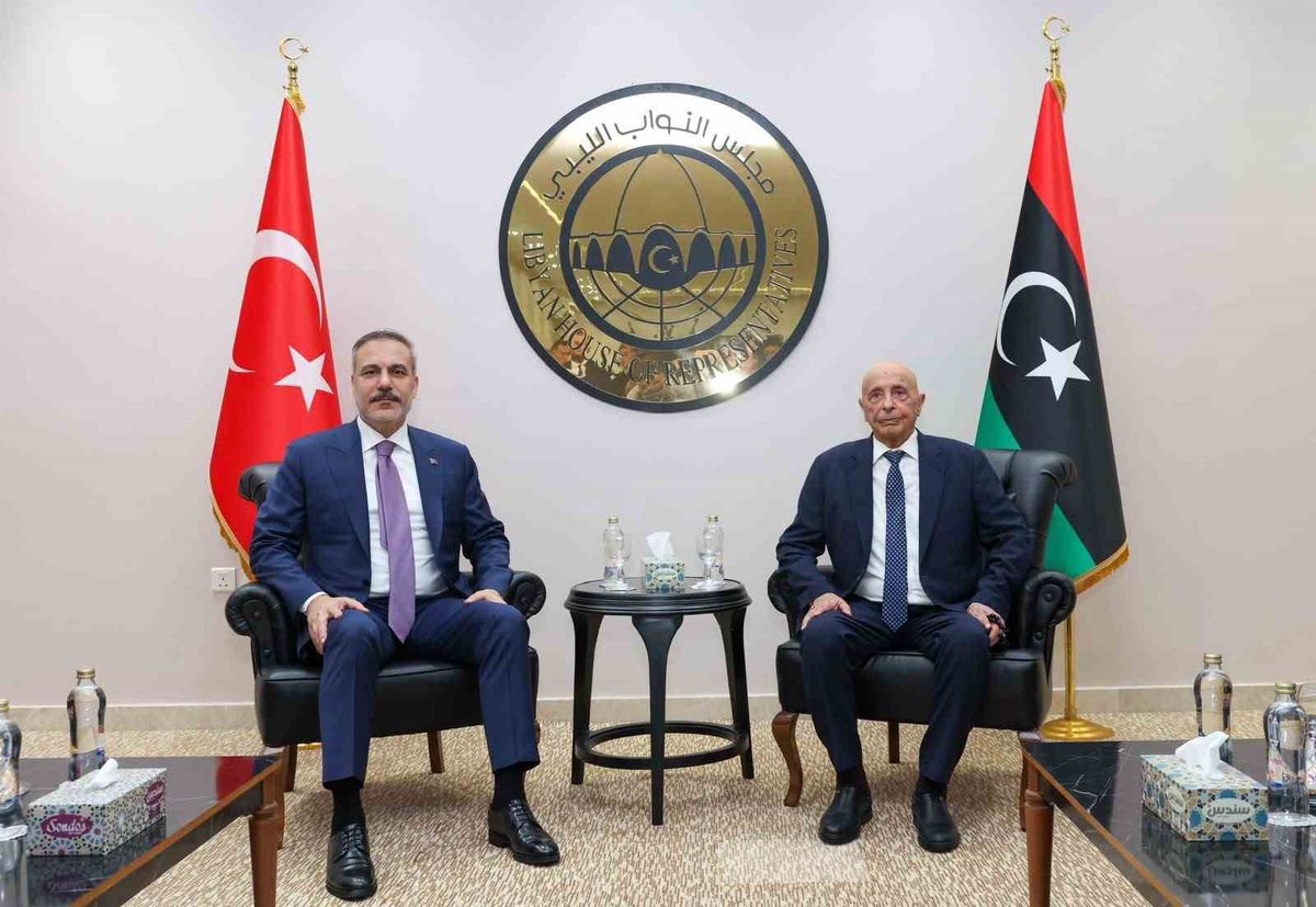Hakan Fidan, Libya’da Agila Salih ile görüştü